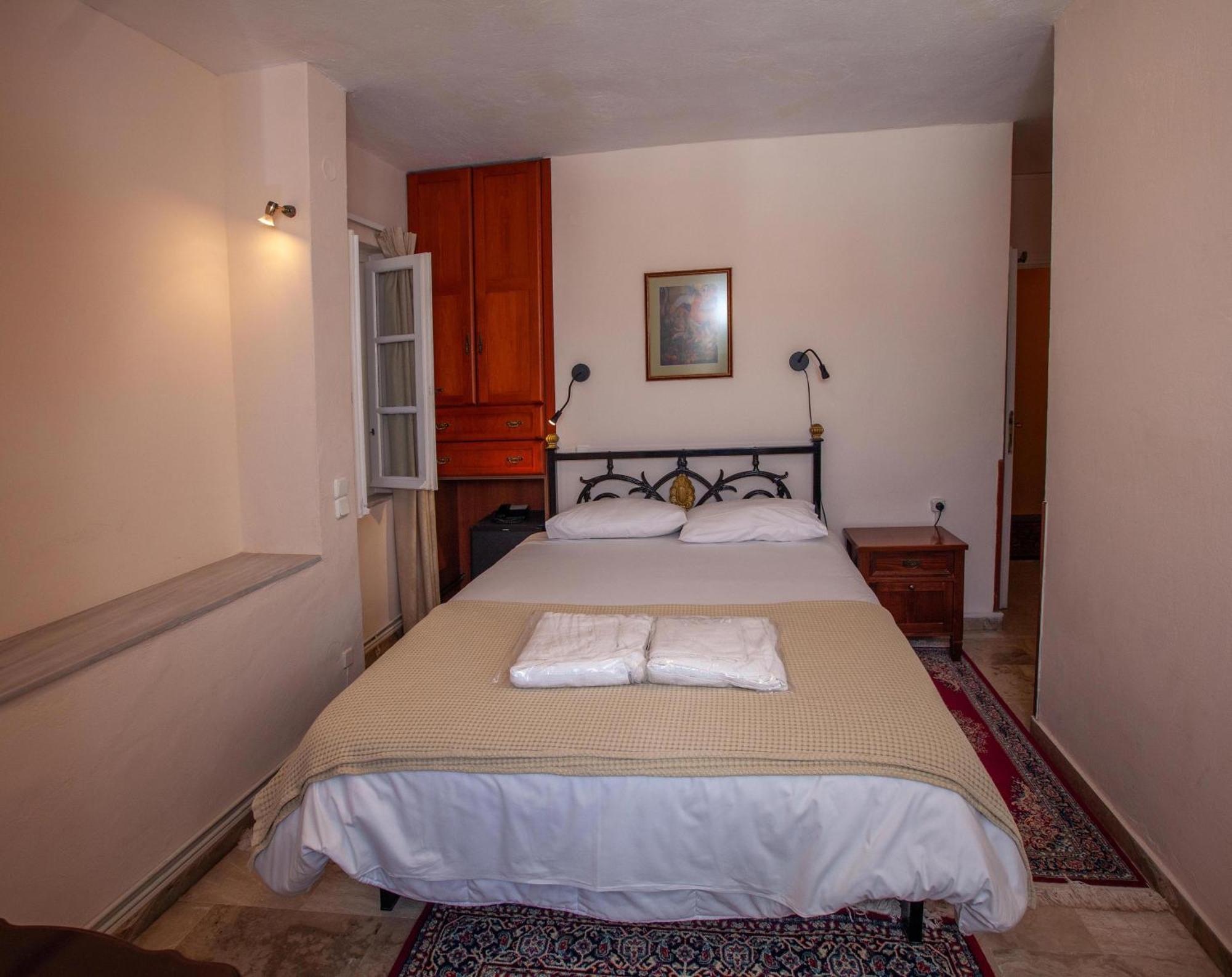 Byron Traditional Hotel 나플리오 객실 사진