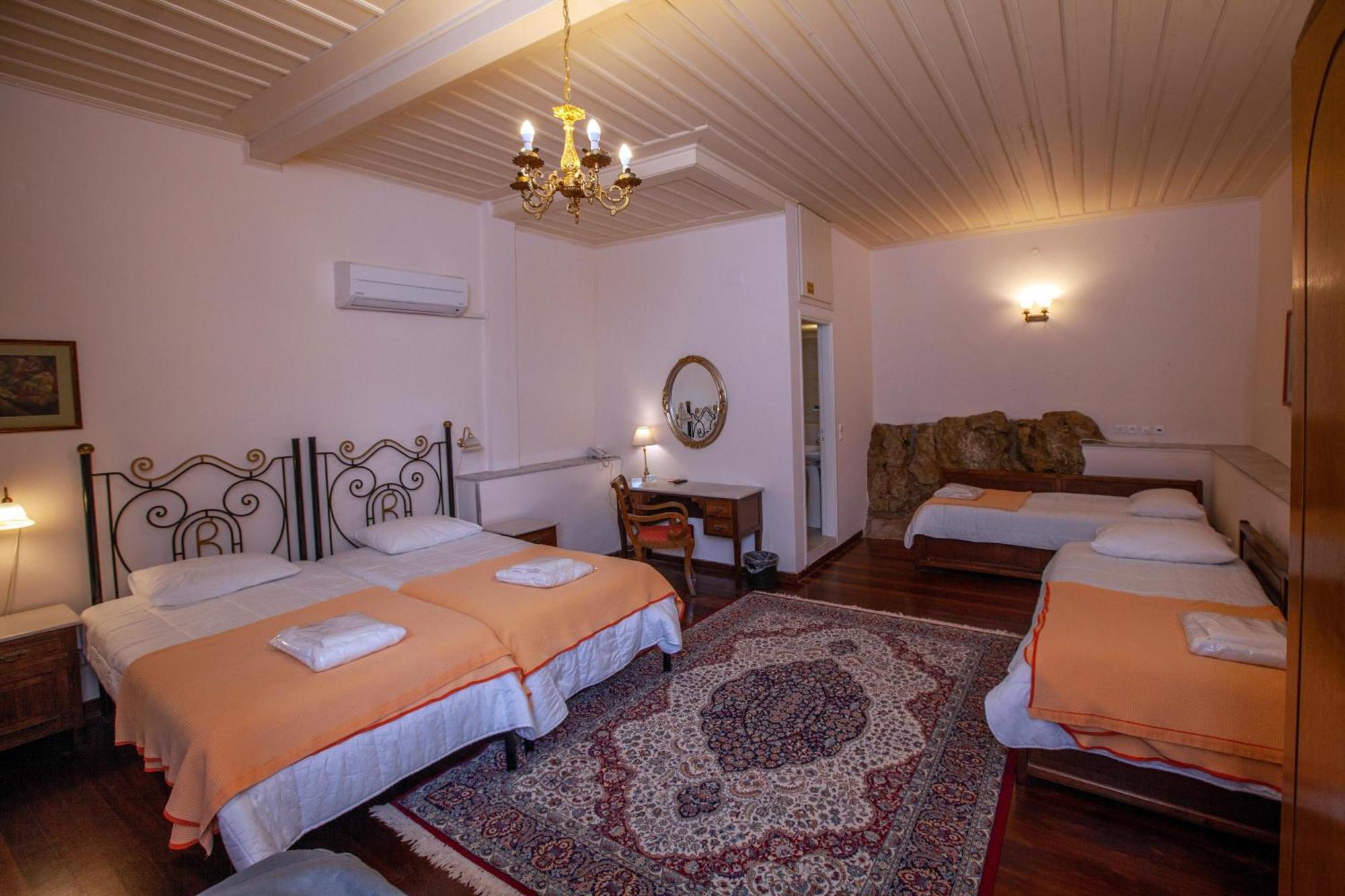 Byron Traditional Hotel 나플리오 객실 사진