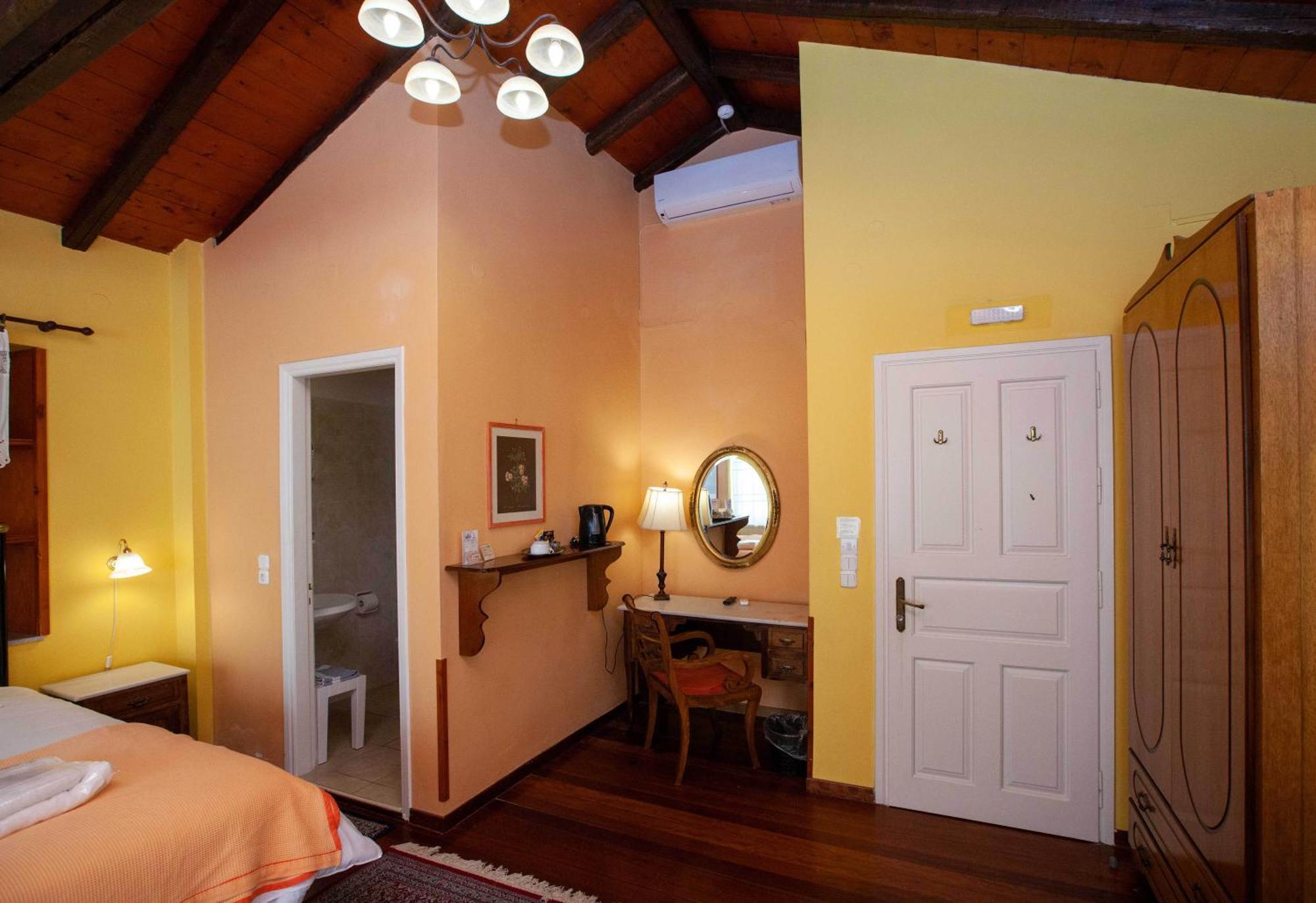 Byron Traditional Hotel 나플리오 객실 사진